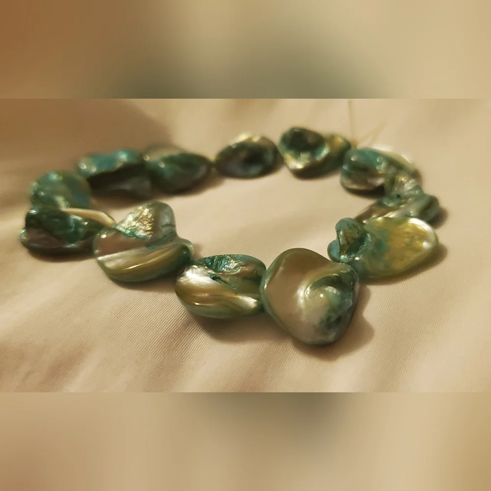 Shell Handmade Stretch Bracelet - Picture 9 of 10
